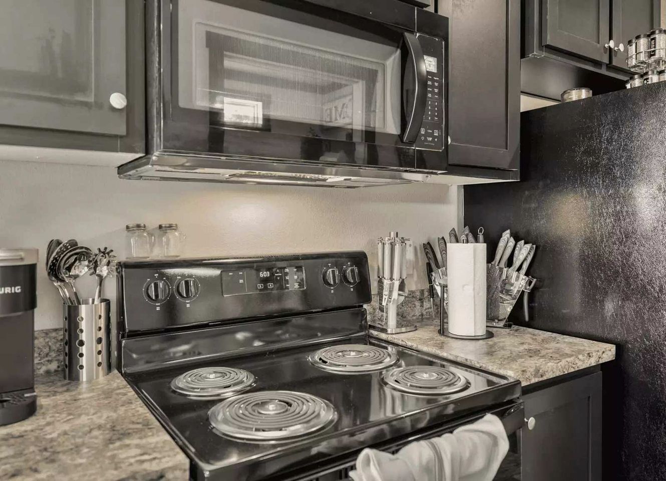 Rustic-Modern Tiny Home Retreat with Resort Amenities Near Fredericksburg, TX