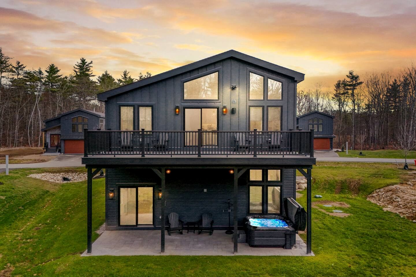 Mountain Luxury Meets Comfort with Private Hot Tub in Intervale, New Hampshire