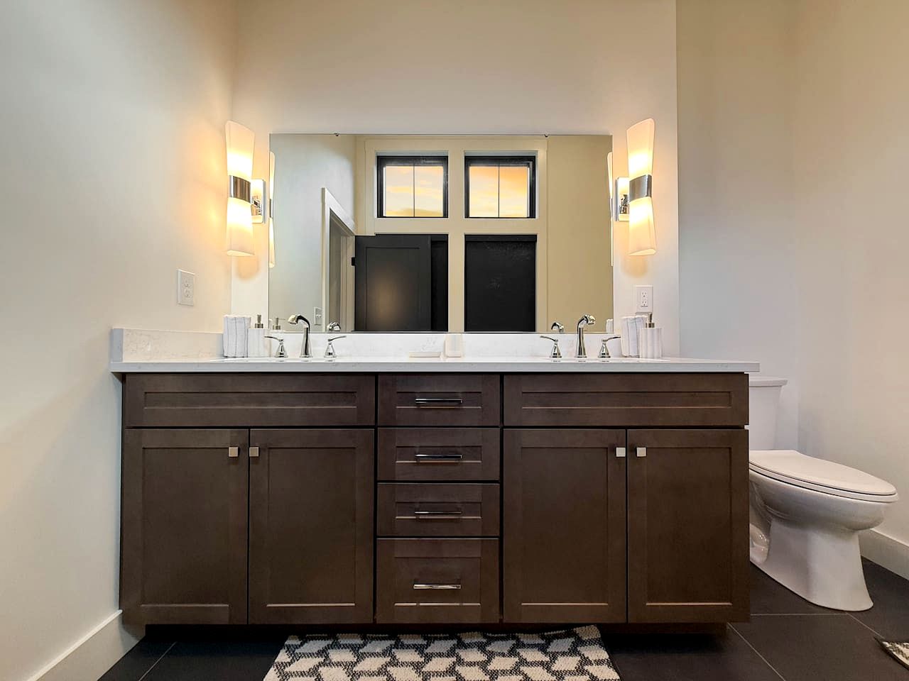 Mountain Luxury Meets Comfort with Private Hot Tub in Intervale, New Hampshire