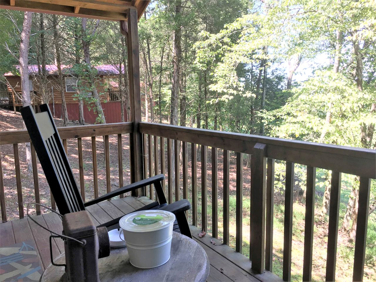 Sparta's Hidden Gem: Unique Views Cabin for an Intimate Escape