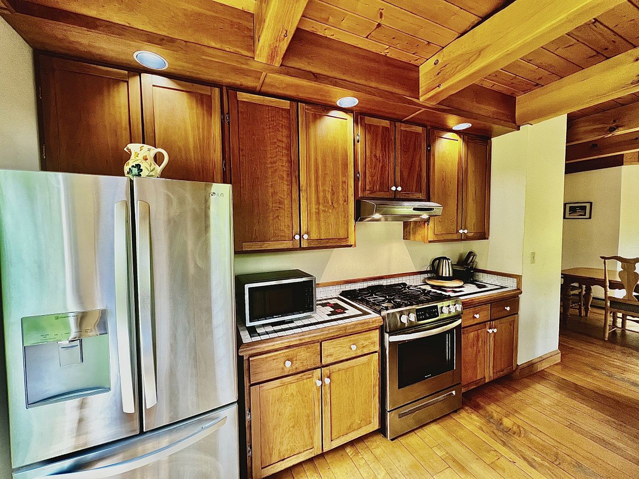 Delightful Rental with Fire Pit, Jacuzzi and Foosball Table in Vermont