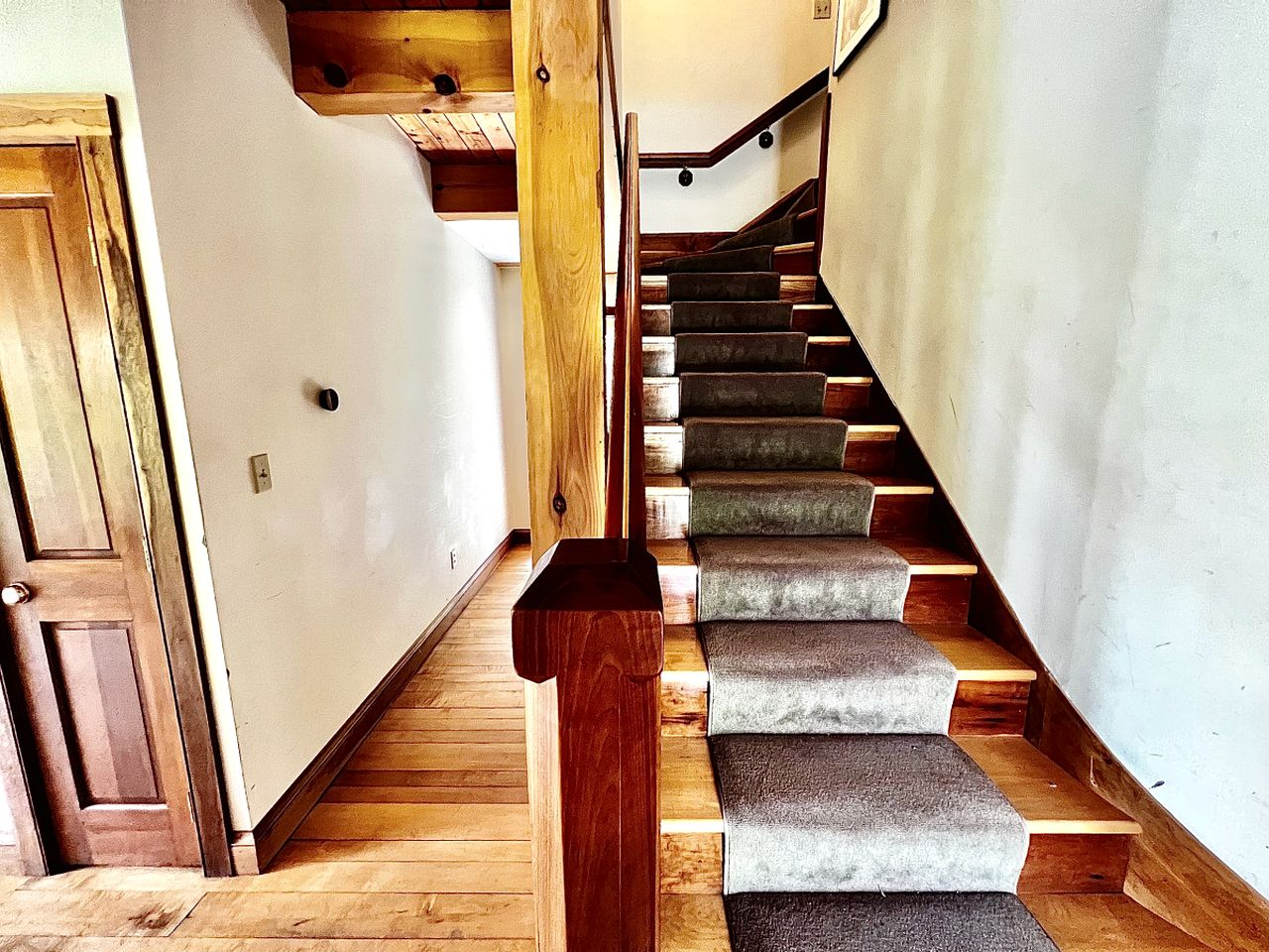 Delightful Rental with Fire Pit, Jacuzzi and Foosball Table in Vermont