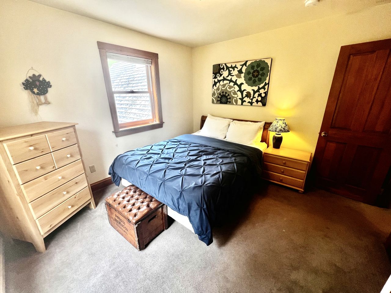 Delightful Rental with Fire Pit, Jacuzzi and Foosball Table in Vermont