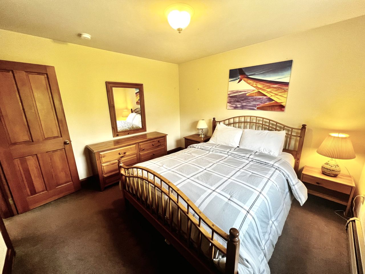 Delightful Rental with Fire Pit, Jacuzzi and Foosball Table in Vermont
