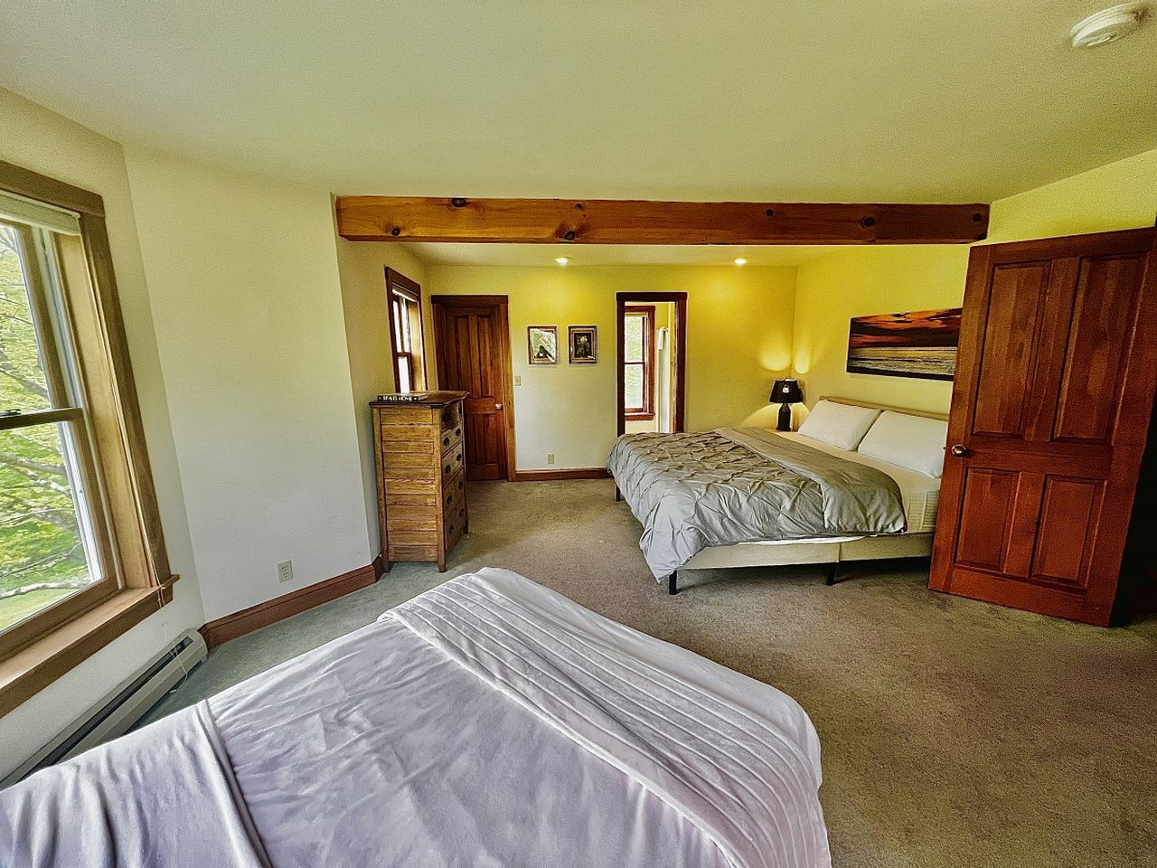 Delightful Rental with Fire Pit, Jacuzzi and Foosball Table in Vermont