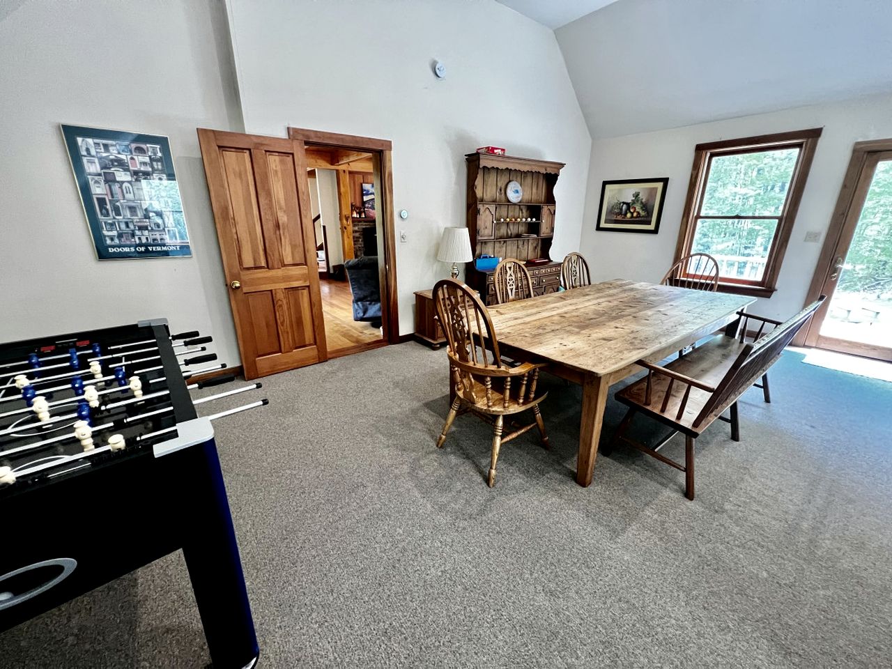 Delightful Rental with Fire Pit, Jacuzzi and Foosball Table in Vermont