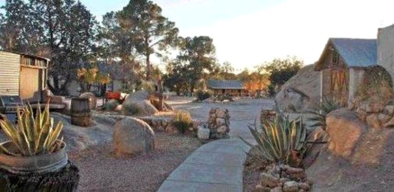 Nature Lodges (Dragoon, Arizona, United States)