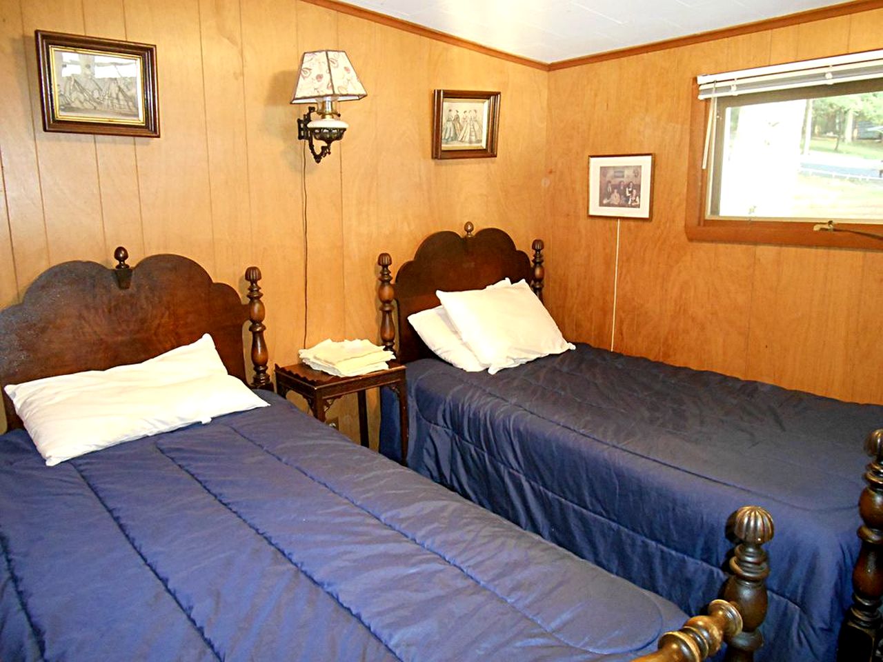 Tranquil Cottage with Spectacular Views on Otsego Lake, New York