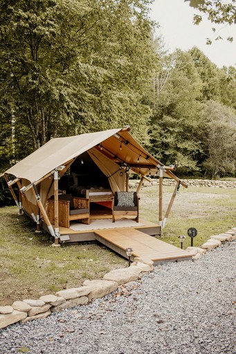 Safari Tents (United States of America, Erwin, Tennessee)
