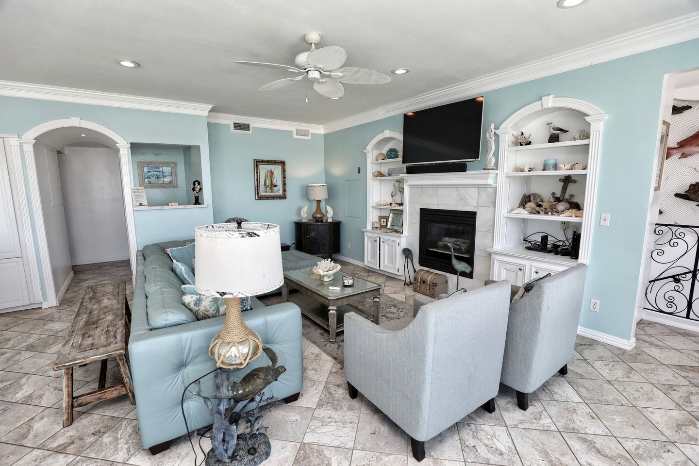 Luxurious Spacious Beach House with Gorgeous Sea Views in Galveston, Texas