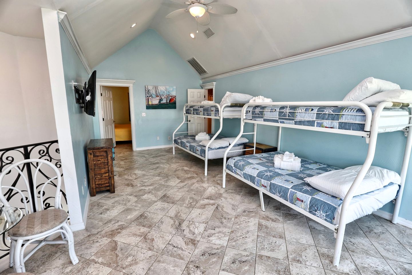 Luxurious Spacious Beach House with Gorgeous Sea Views in Galveston, Texas