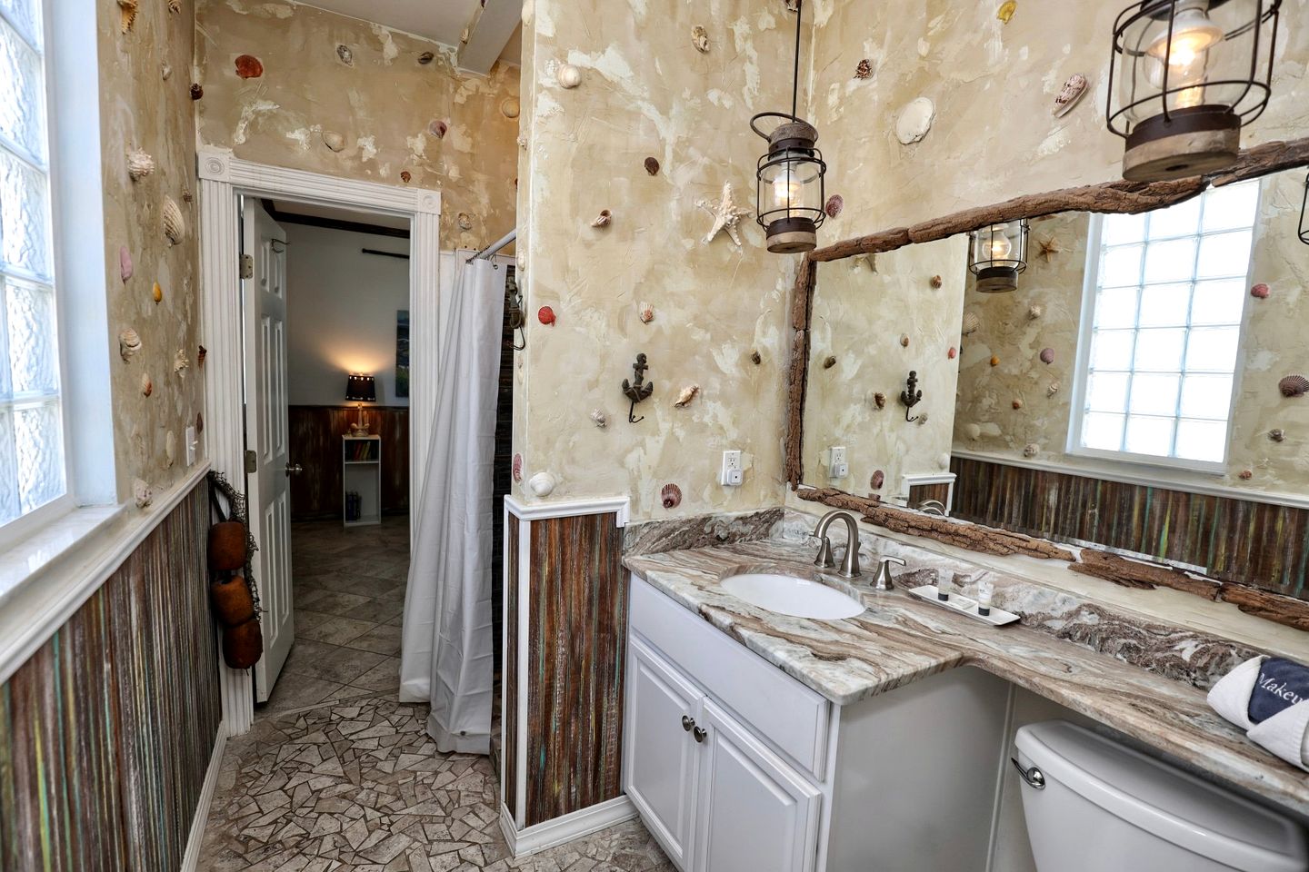 Luxurious Spacious Beach House with Gorgeous Sea Views in Galveston, Texas