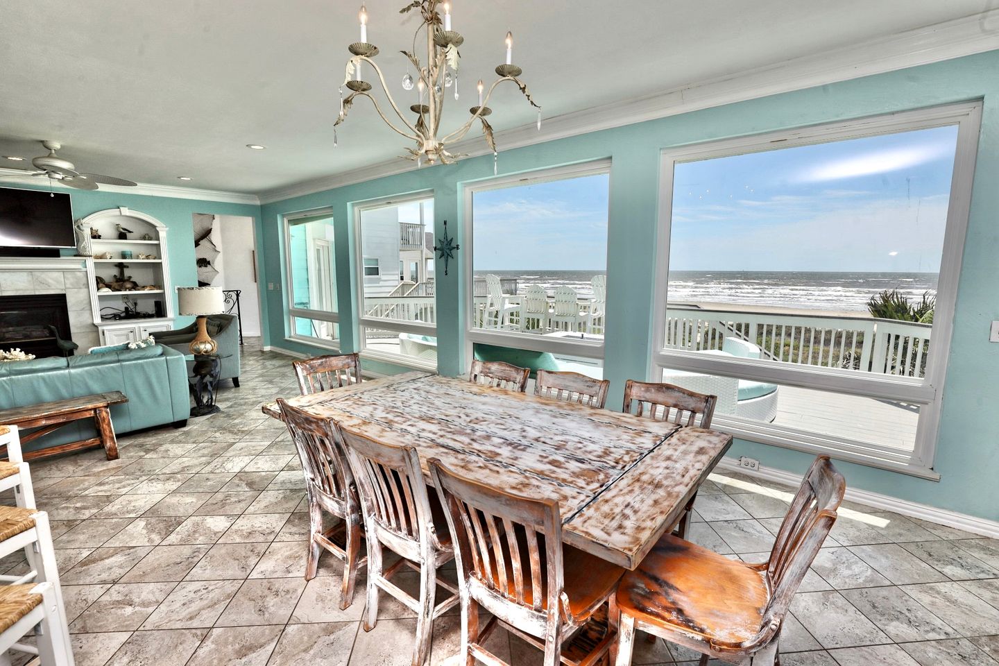 Luxurious Spacious Beach House with Gorgeous Sea Views in Galveston, Texas