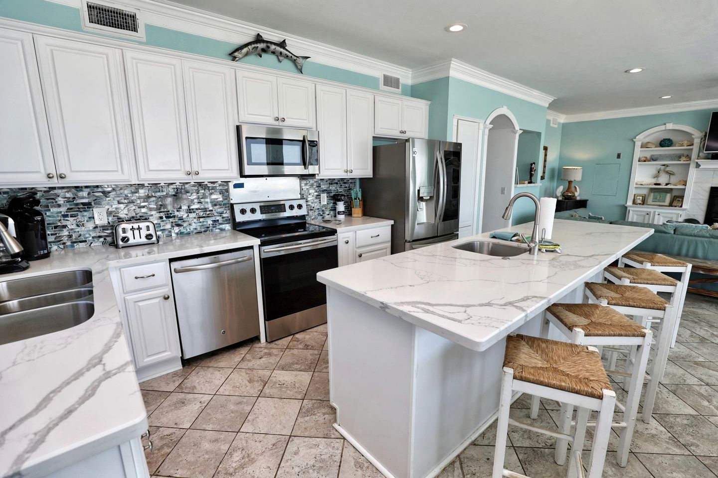 Luxurious Spacious Beach House with Gorgeous Sea Views in Galveston, Texas