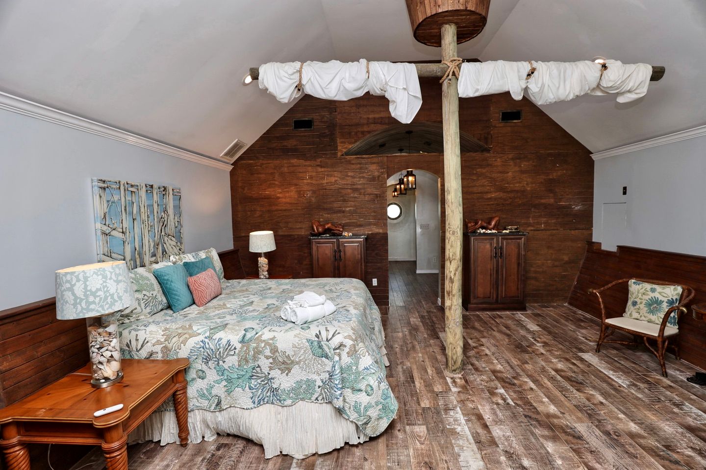 Luxurious Spacious Beach House with Gorgeous Sea Views in Galveston, Texas