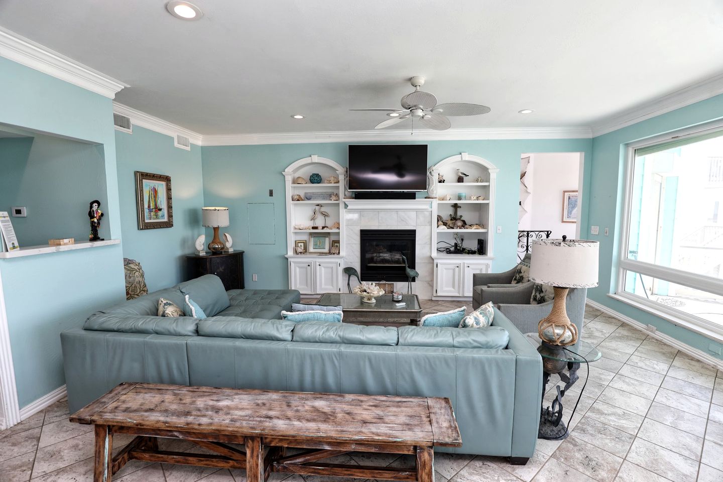 Luxurious Spacious Beach House with Gorgeous Sea Views in Galveston, Texas