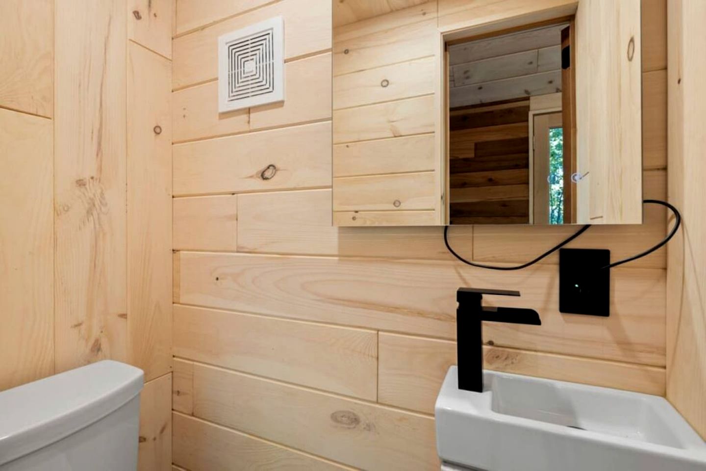 Cute Secluded Tiny House with Great Forest Vistas in Sylva, North Carolina