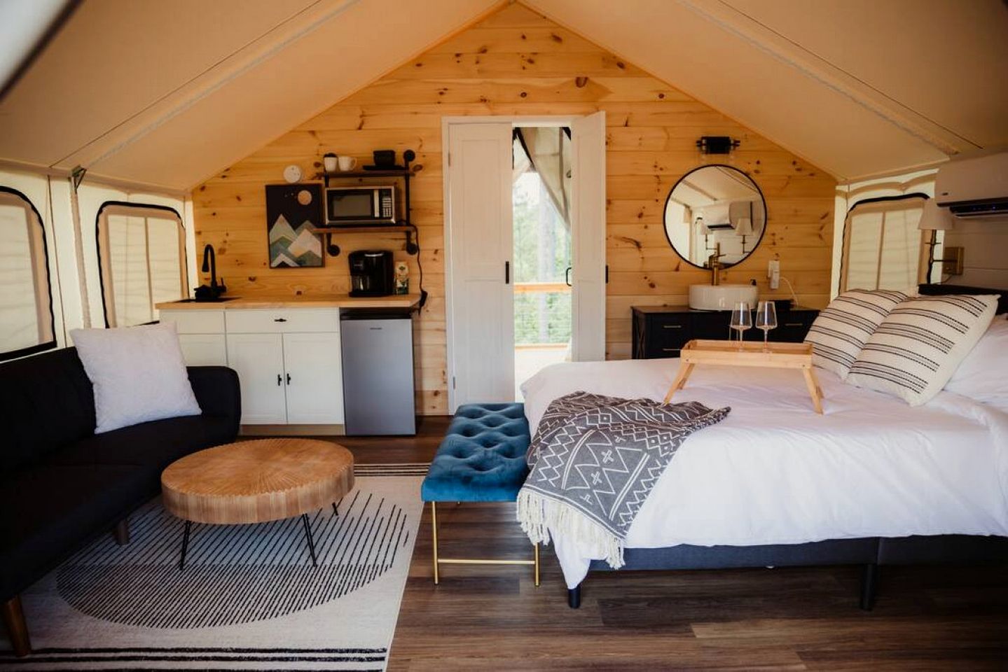 Amazing Luxurious Safari Tent with Sauna and Bath in Kentucky