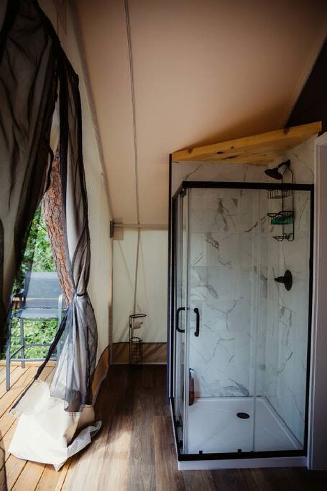 Amazing Luxurious Safari Tent with Sauna and Bath in Kentucky