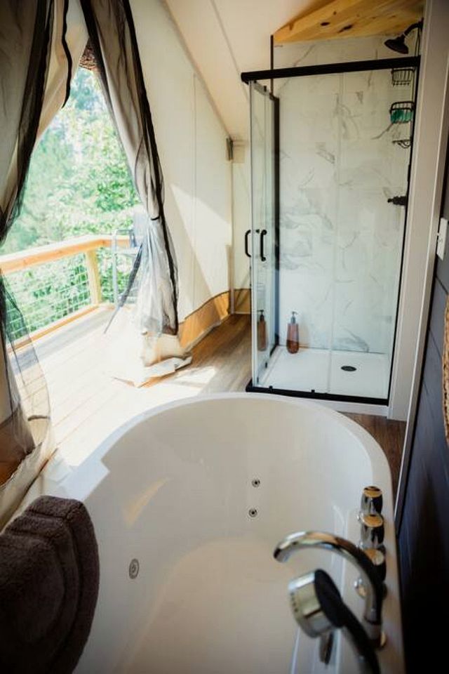 Amazing Luxurious Safari Tent with Sauna and Bath in Kentucky