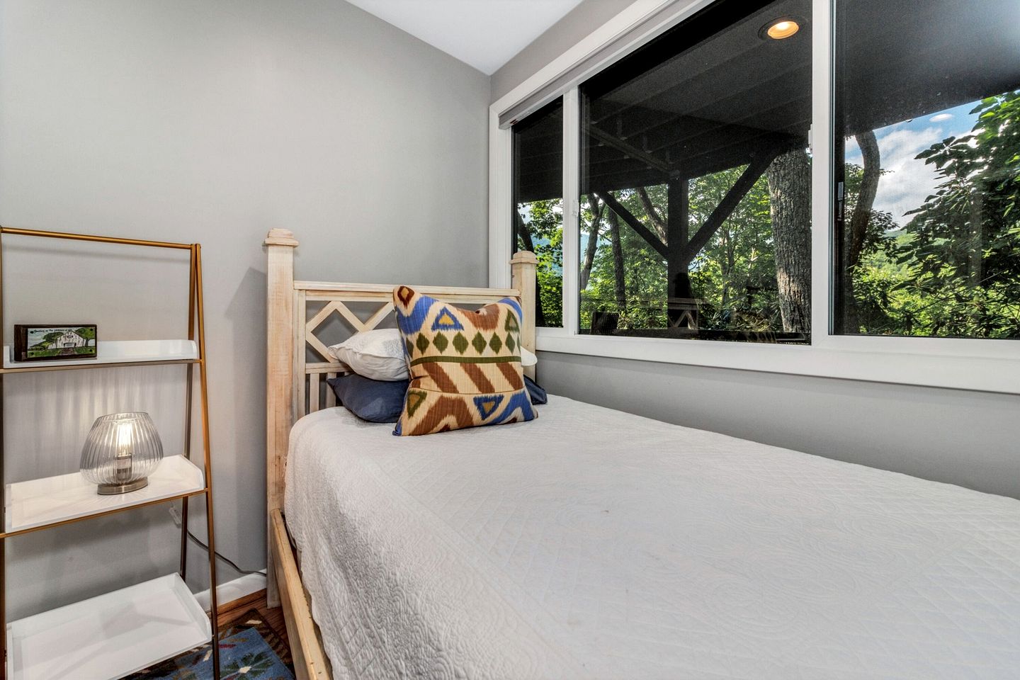 Unique Round Mountain Retreat with Firepit near Black Mountain, NC – Scenic Blue Ridge Getaway