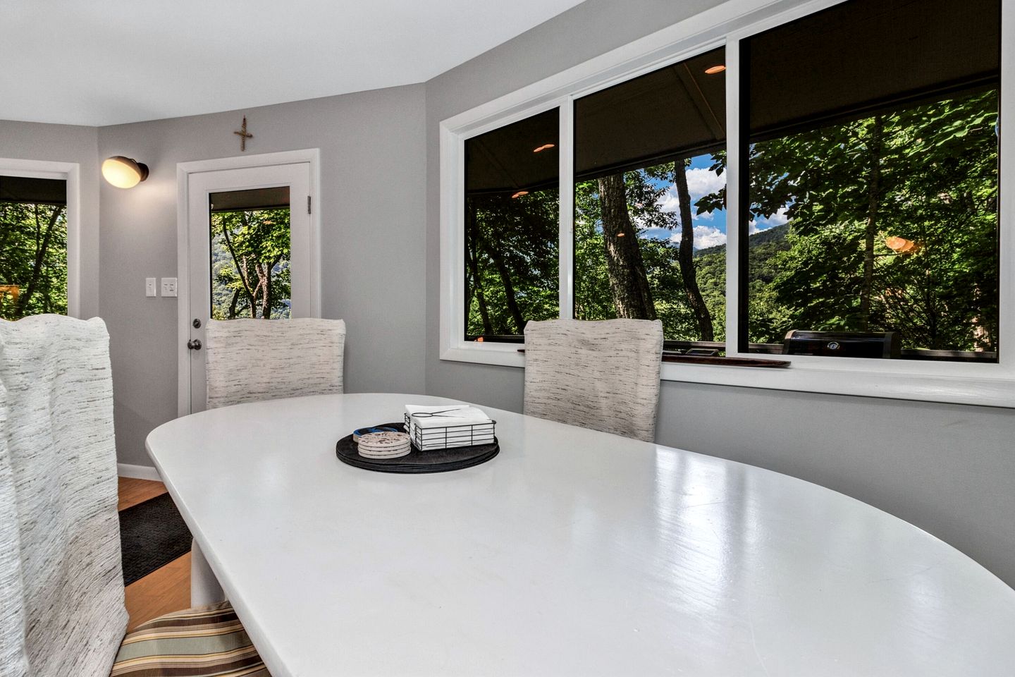 Unique Round Mountain Retreat with Firepit near Black Mountain, NC – Scenic Blue Ridge Getaway