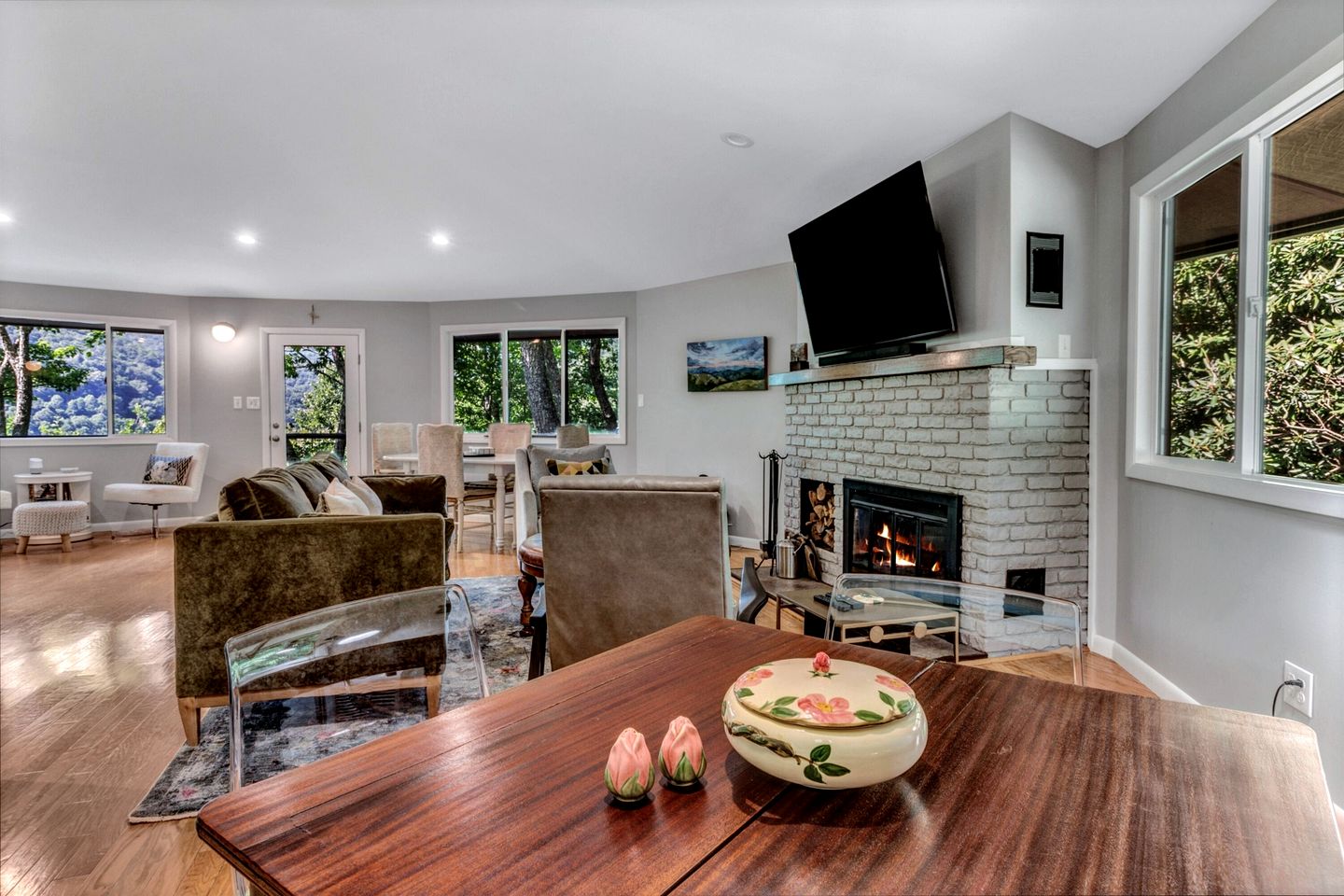 Unique Round Mountain Retreat with Firepit near Black Mountain, NC – Scenic Blue Ridge Getaway