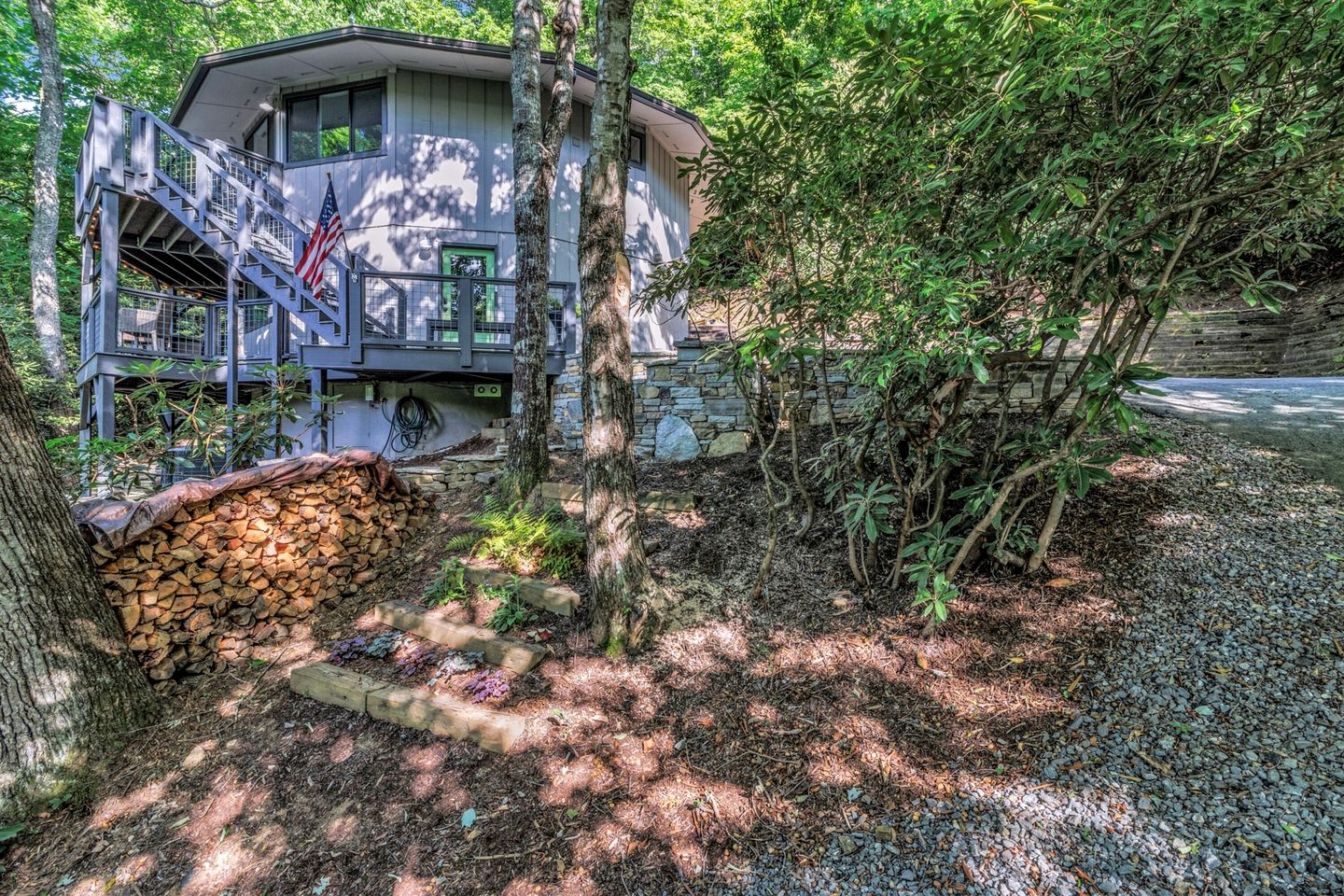 Unique Round Mountain Retreat with Firepit near Black Mountain, NC – Scenic Blue Ridge Getaway