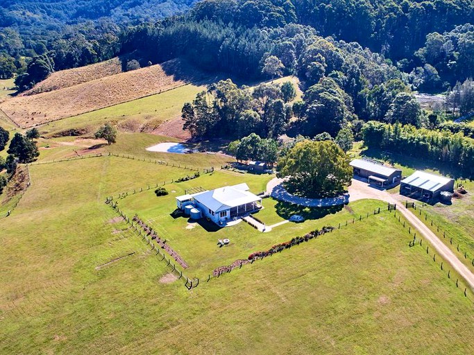 Cottages (The Pocket, New South Wales, Australia)