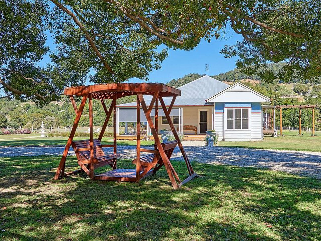 Luxury Cottage Nestled in the Byron Bay Hinterland of New South Wales