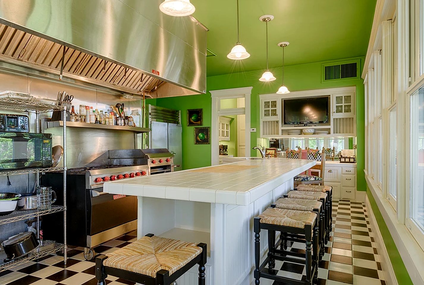 Incredible Villa Rental for Groups with Pool near Mt Vernon, Texas