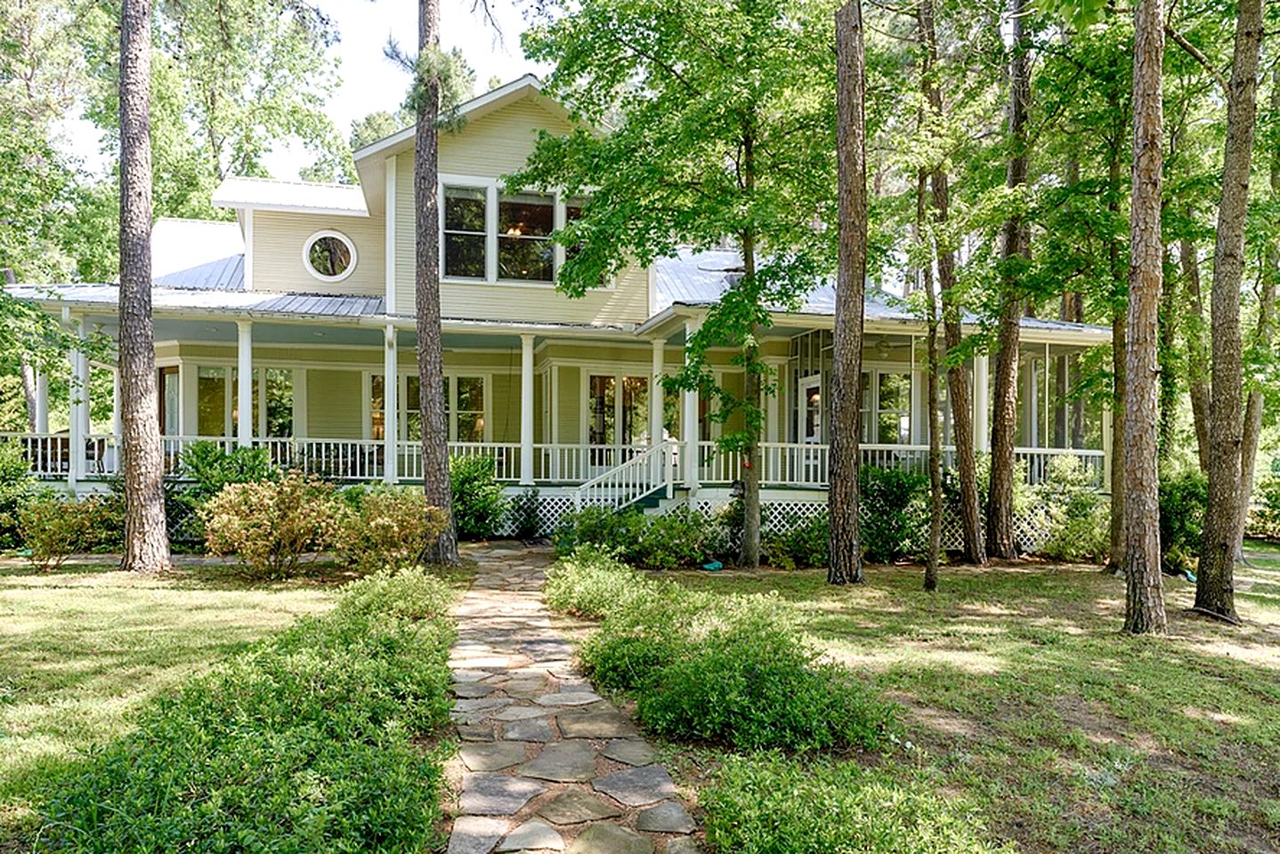 Incredible Villa Rental for Groups with Pool near Mt Vernon, Texas