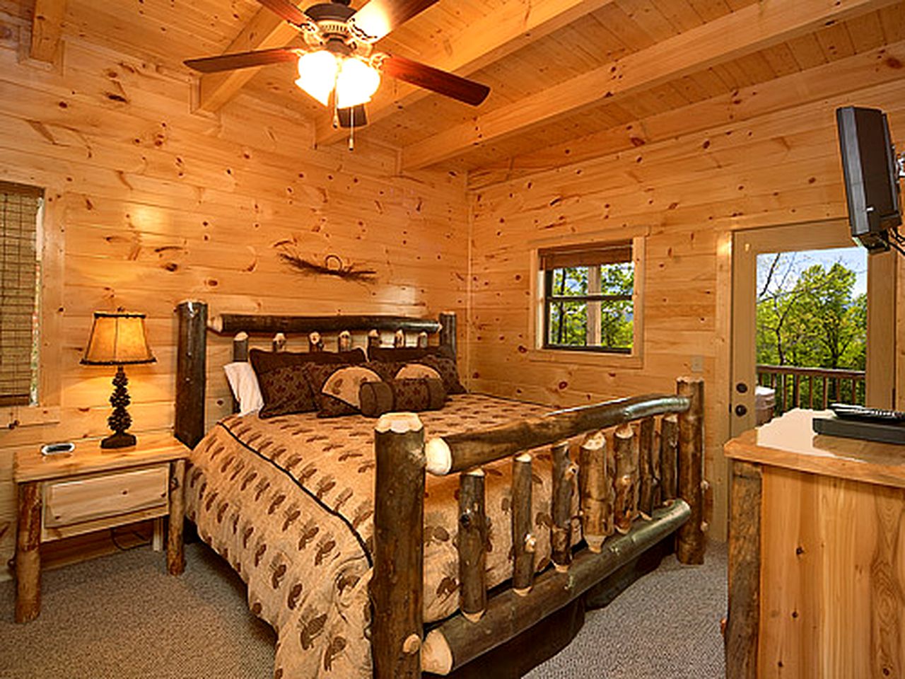 Charming Rental Cabin in Gatlinburg for a Tennessee Getaway