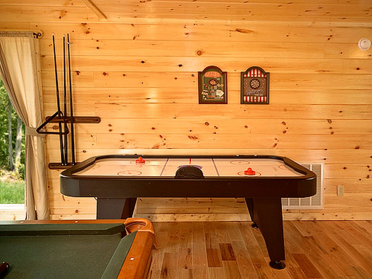 Charming Rental Cabin in Gatlinburg for a Tennessee Getaway