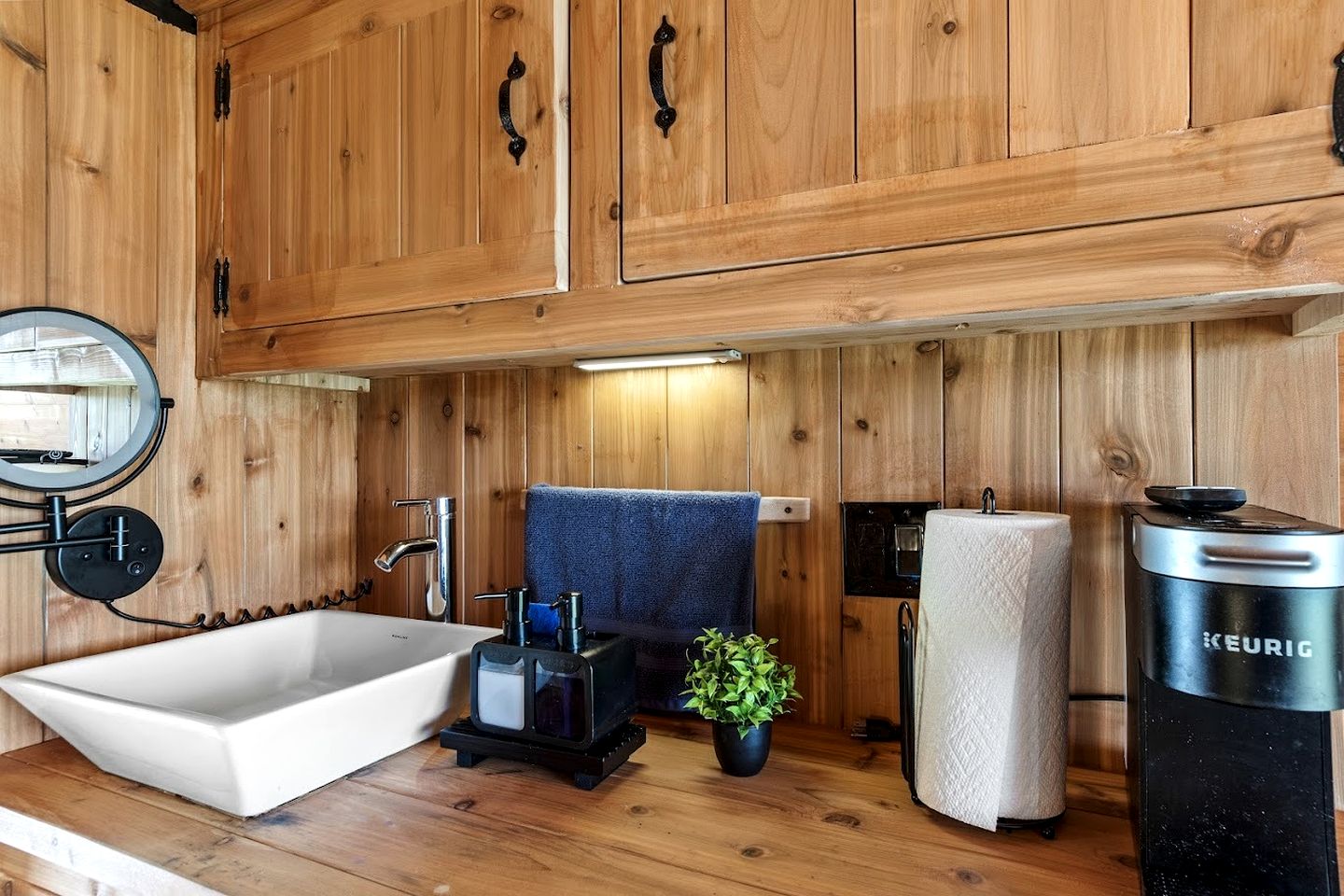 Incredibly Unique Barrel Pod on a Beautiful Private Vineyard with Breathtaking Views for an Unforgettable Glamping Experience in Jonesville, North Car
