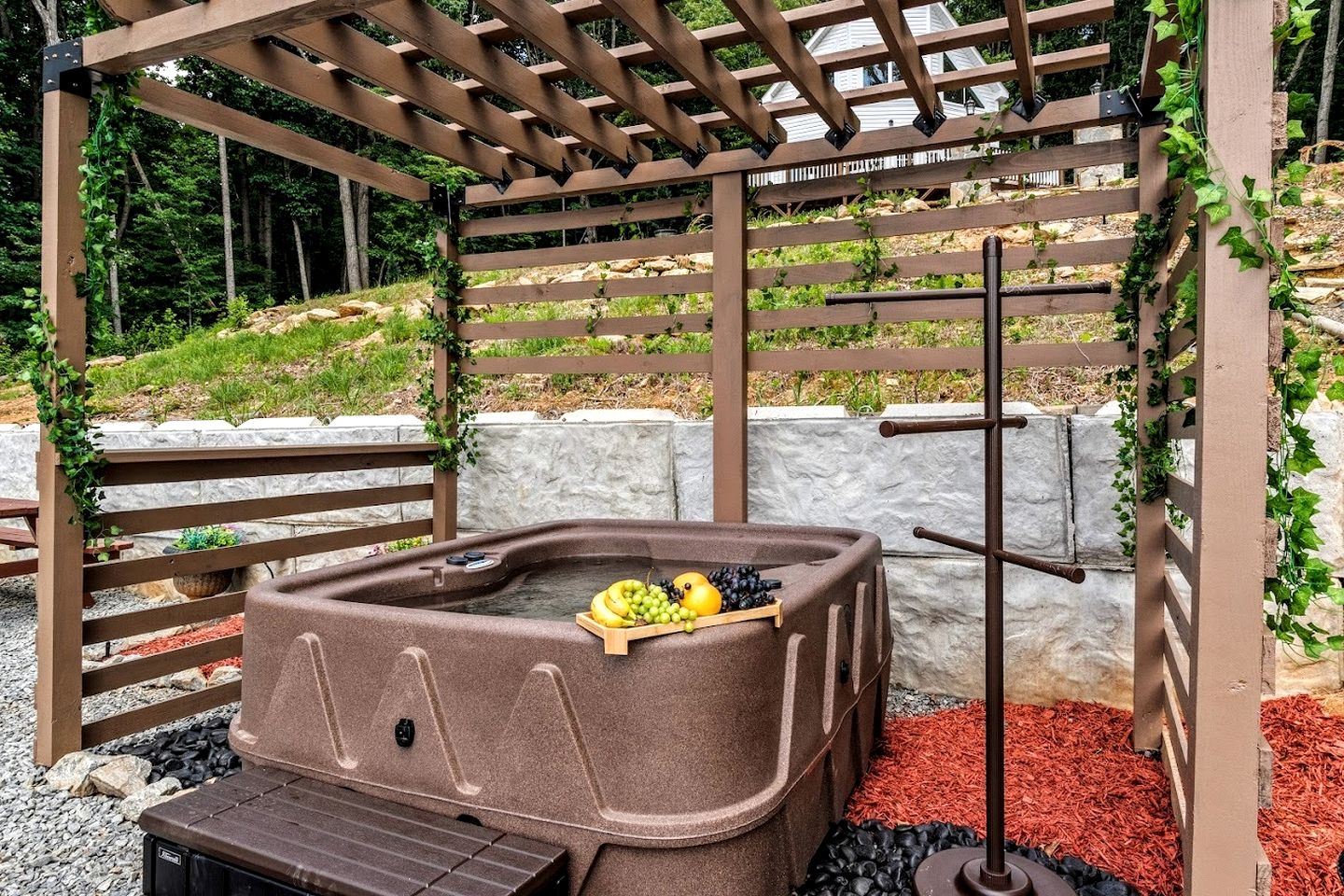 Incredibly Unique Barrel Pod on a Beautiful Private Vineyard with Breathtaking Views for an Unforgettable Glamping Experience in Jonesville, North Car