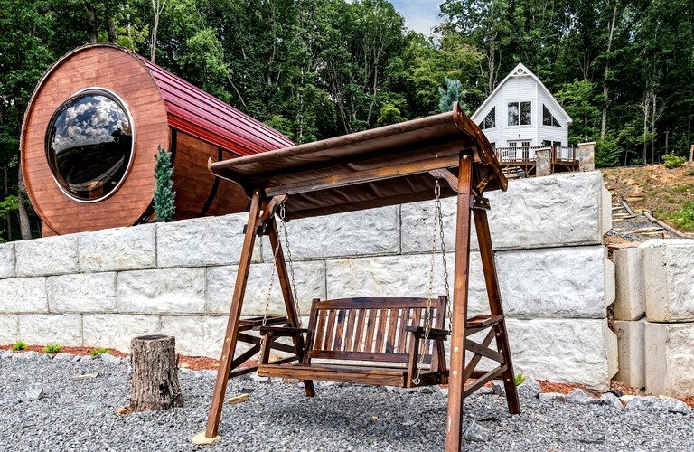 Pods (United States of America, Jonesville, North Carolina)