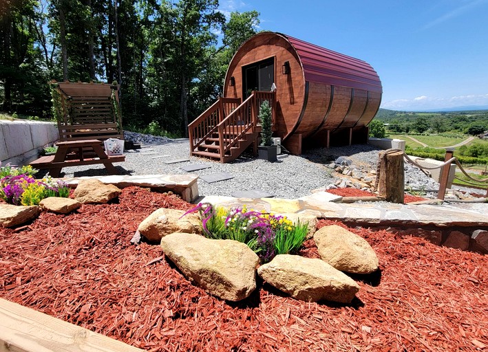 Pods (United States of America, Jonesville, North Carolina)