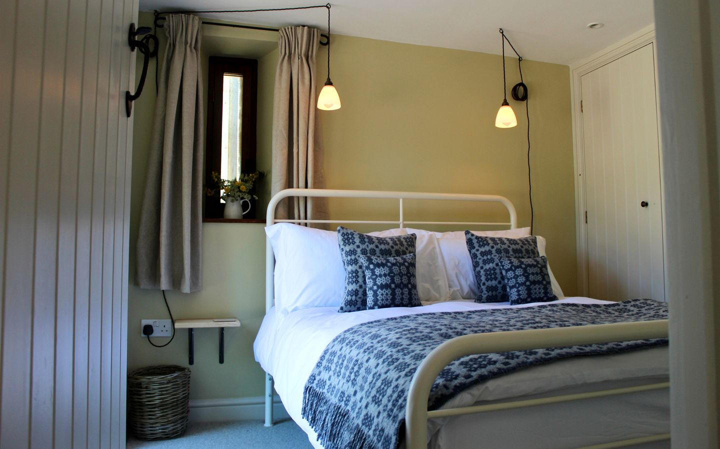 Charming Barn Conversion with Rustic Charm near Pen y Fan in Brecon Beacons, Wales