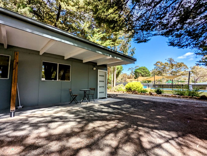 Dadswells Bridge Cabin for a Grampians Wine Country Getaway