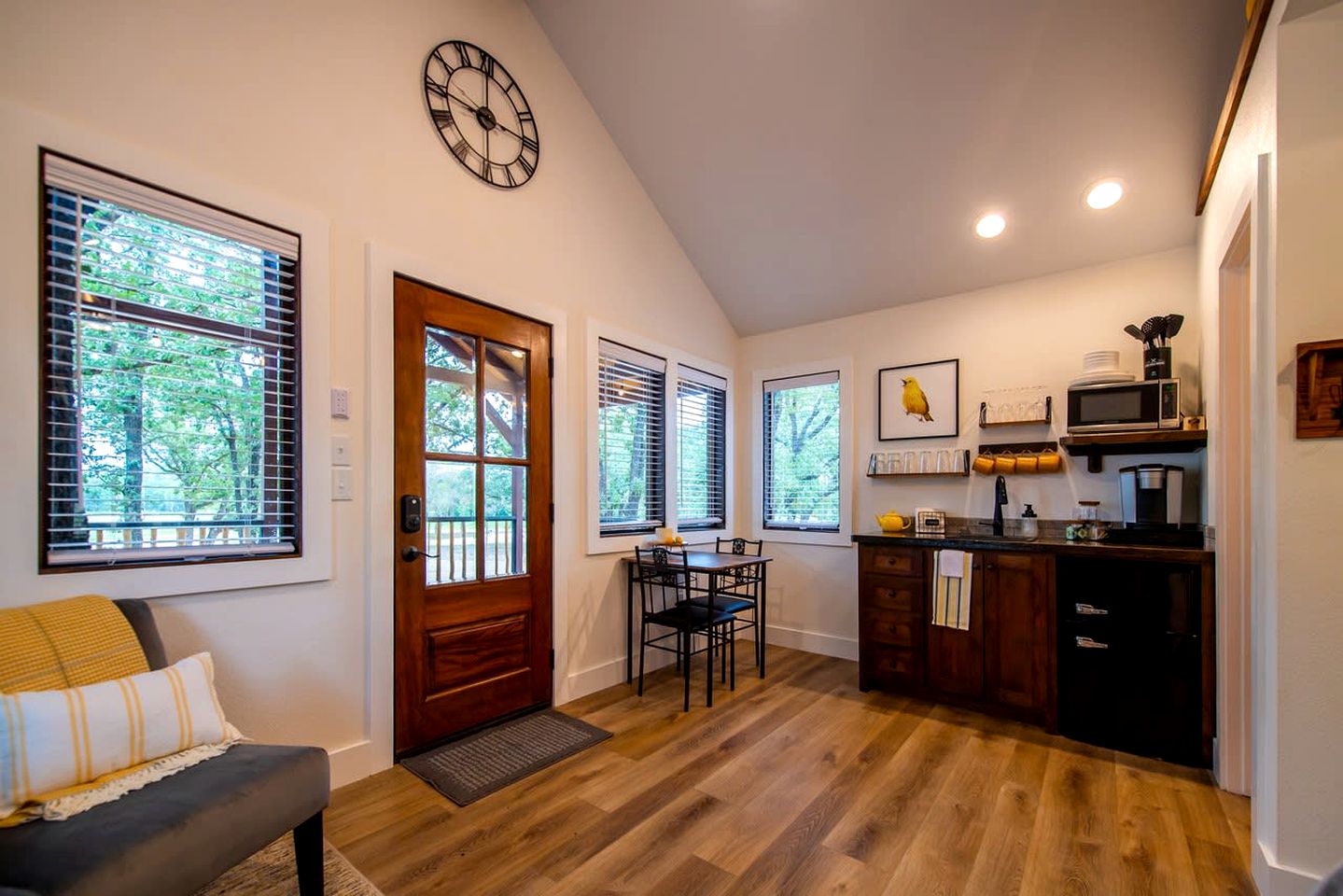 Beautiful Treehouse Glamping Site, Near Magnolia, Texas