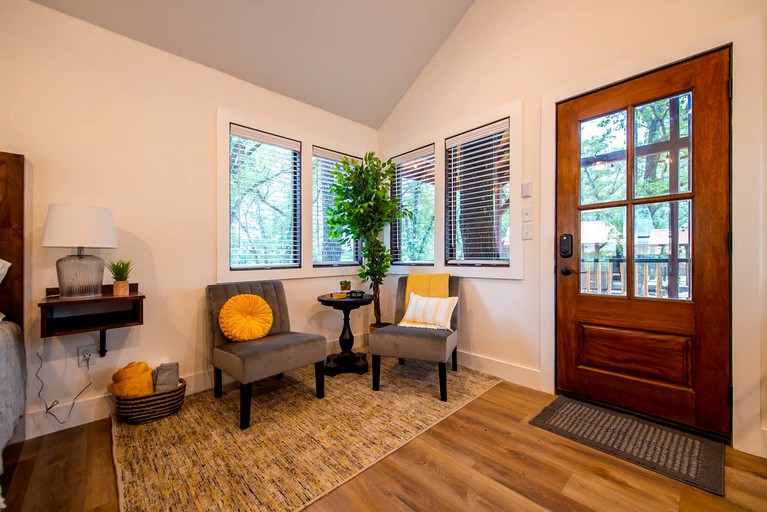 Tree Houses (United States of America, Elm Mott, Texas)