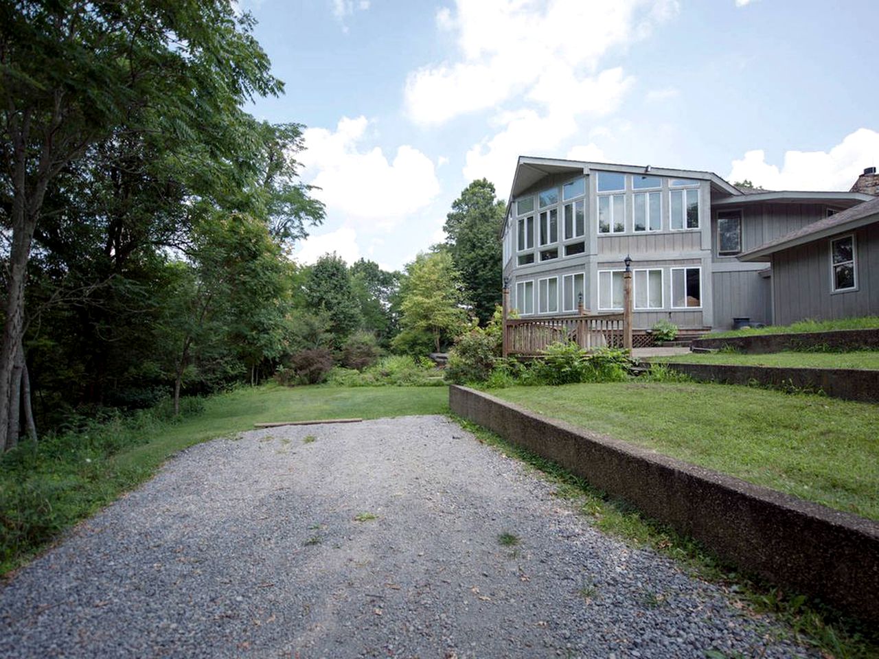 Spacious Vacation Rental for a Group Getaway in Pendleton, Kentucky