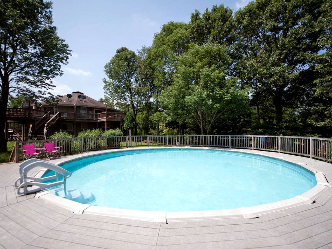 Spacious Vacation Rental for a Group Getaway in Pendleton, Kentucky