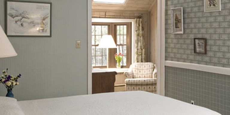 Nature Lodges (Waterford, Maine, United States)