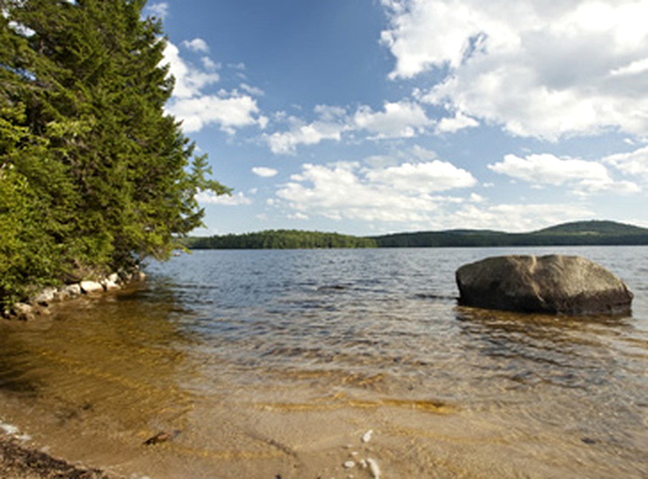 Quaint Bed and Breakfast Accommodation with Pond in Oxford County, Maine