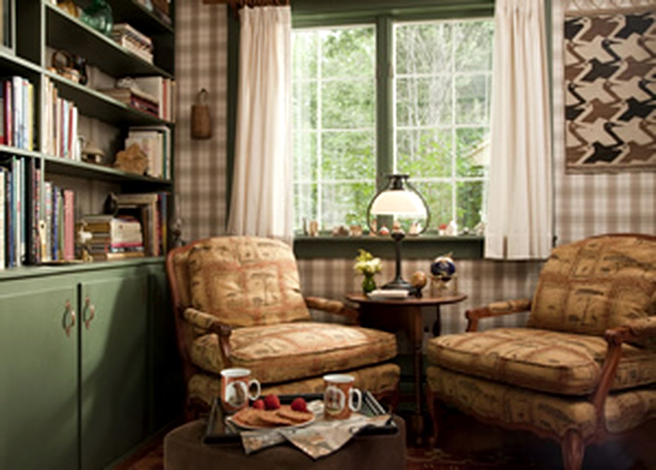 Exquisite Bed and Breakfast with Lush Garden Views near Portland, Maine