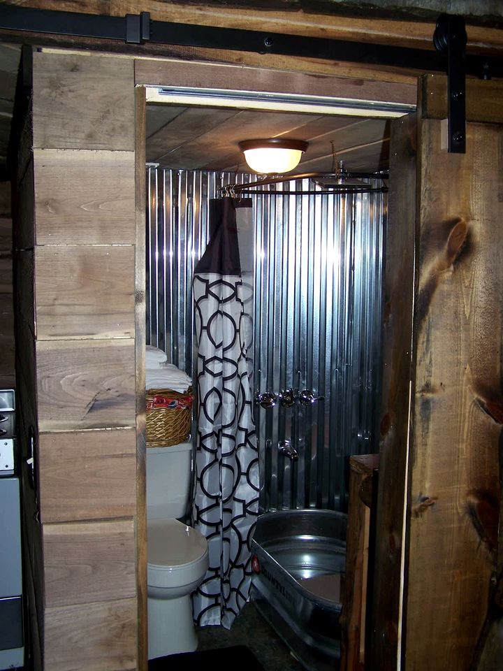 Secluded Watertree Tiny House near Old Hickory Lake – Private Deck, Trails & Breakfast