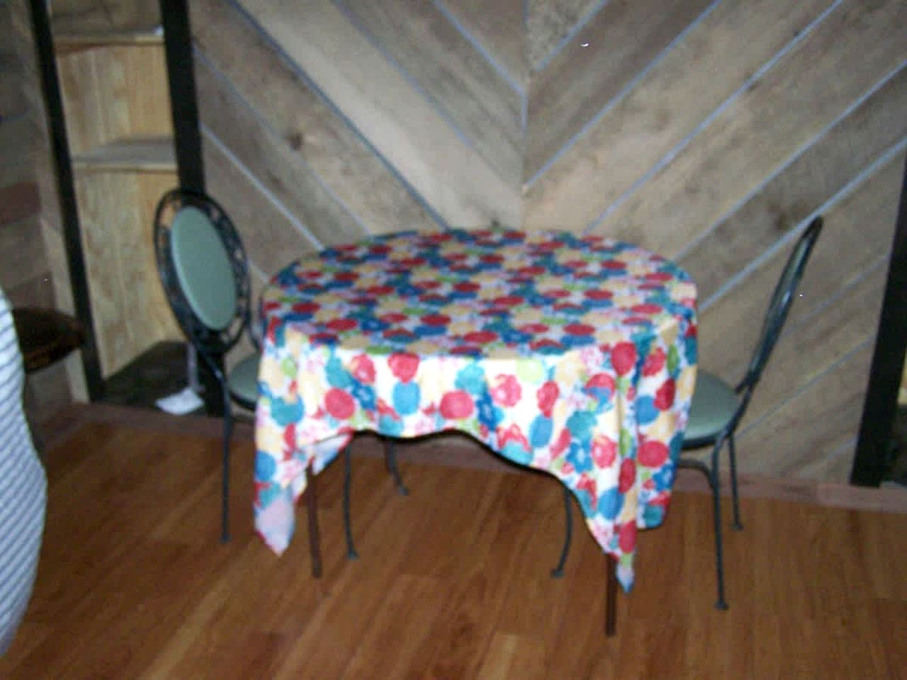 Secluded Watertree Tiny House near Old Hickory Lake – Private Deck, Trails & Breakfast