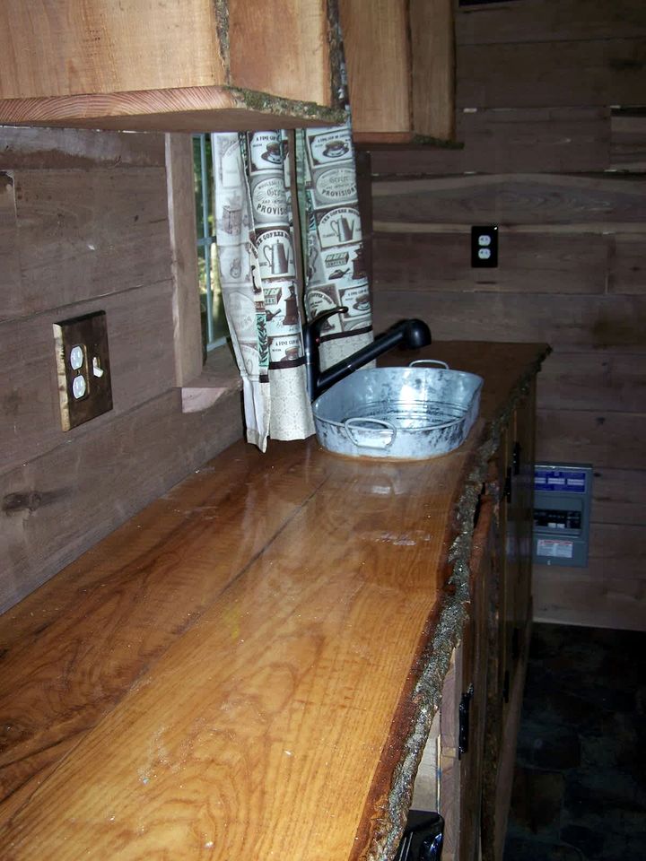 Secluded Watertree Tiny House near Old Hickory Lake – Private Deck, Trails & Breakfast